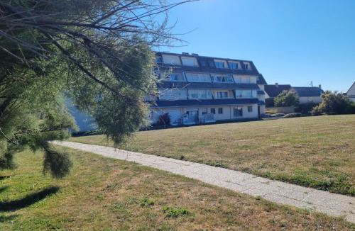 Lion-sur-Mer Apartment | Lion Beach