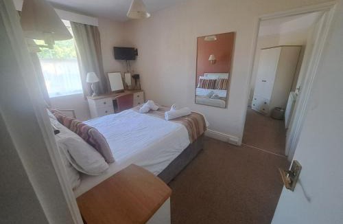 Criccieth Hotel | Lion Hotel & Studio Apartments