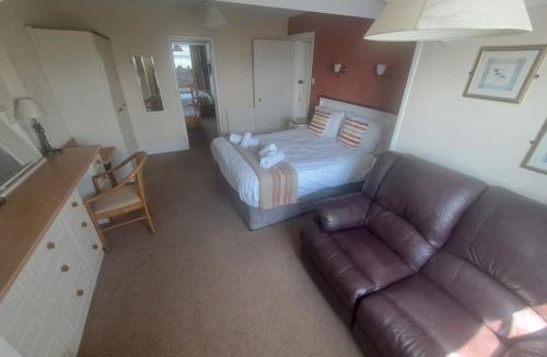 Criccieth Hotel | Lion Hotel & Studio Apartments