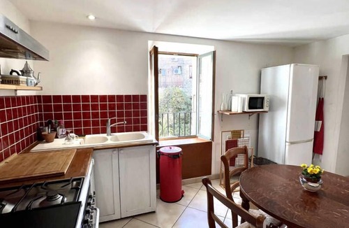 Fraisse-des-Corbieres House | Lion house - FRAISSE DES CORBIERES
