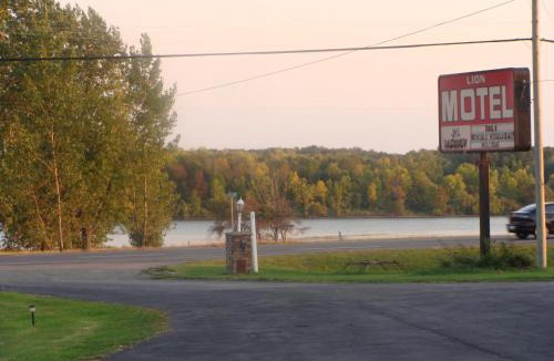 Long Sault Hotel | Lion Motel