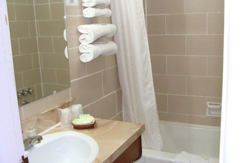 Long Sault Hotel | Lion Motel