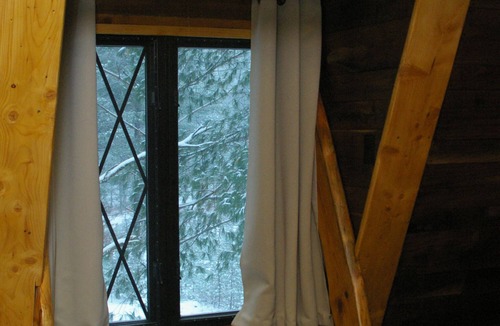 Lowville Cabin | Lion's Den Cabin at The King's Pines