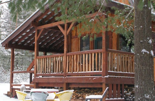 Lowville Cabin | Lion's Den Cabin at The King's Pines