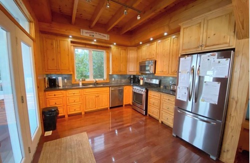 Lion's Head Cabin | Lion's Den - Luxury Waterfront Oasis w/Hot Tub