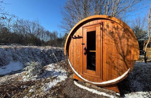Lion's Head House | Lion's Head Retreat SAUNA 30 mins to GROTTO