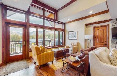 Vail Ski Chalet | Lion Square Lodge East 313