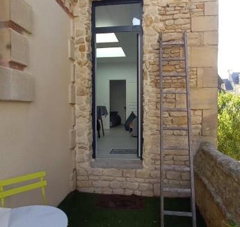 Lion-sur-Mer Apartment | Lion sur mer : appartement les pieds dans le sable