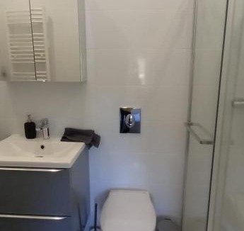 Lion-sur-Mer Apartment | Lion sur mer : appartement les pieds dans le sable