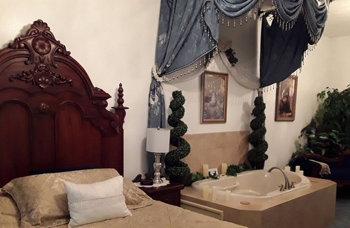 Lava Hot Springs Bed & Breakfast | Lions Gate Manor B&B