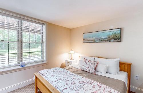 Ellsworth Apartment | Lions Gate