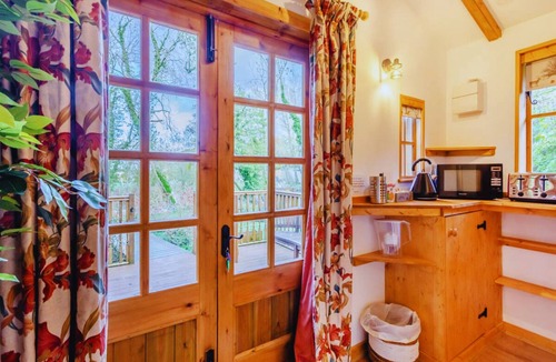 Newmarket Cabin | Lions House, Cambridge