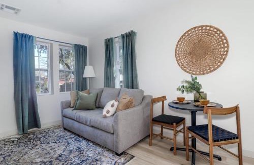 Wichita Apartment | Lions Lair - 1 BR 1 BA Home Coffee Smrt TV Wifi