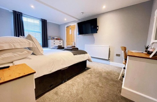 Bicester House | Lionsgate Guest House