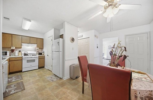 Stone Mountain Condo | Lisa's Mountain Escape - Pet Friendly!