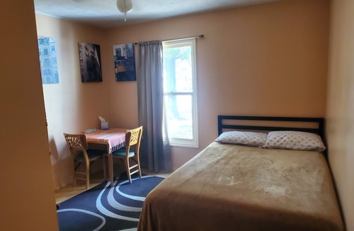 Bloomington Bed & Breakfast | Lisbon room