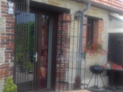 Troarn House | Liseangīte