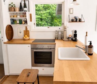 Melby Apartment | Liseleje sommerhus på naturgrund