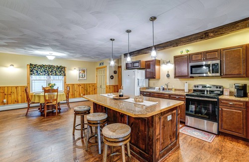 Lisle Apartment | Lisle Apt: 4 Mi to Dorchester Lake!