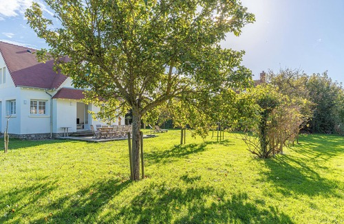 Villers-sur-Mer Villa | Listed villa with large garden for 14 people 100m from the beach