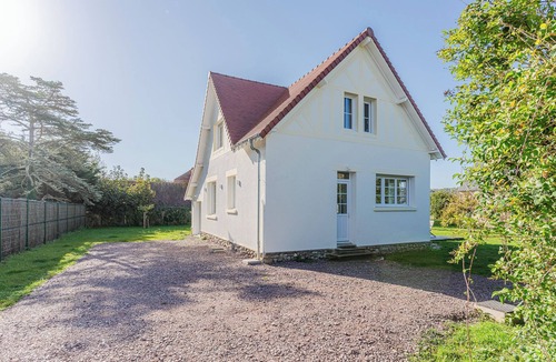 Villers-sur-Mer Villa | Listed villa with large garden for 14 people 100m from the beach