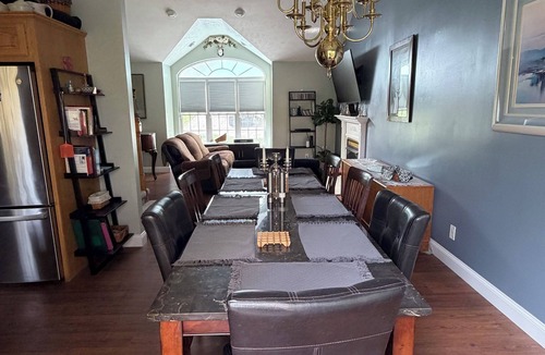 Dunbar House | Listing at Pine Circle