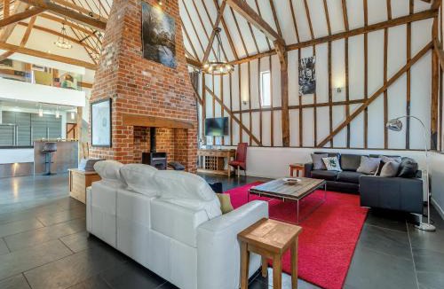 Halstead House | Liston Hall Barn
