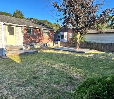 Torrington House | Litchfield Retreat, Wineries, Foliage & Skiing