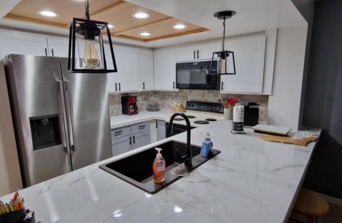 Gulf Gate Estates Apartment | Literally 3 mins from Siesta with its number 1 beaches!nLocation! Location!