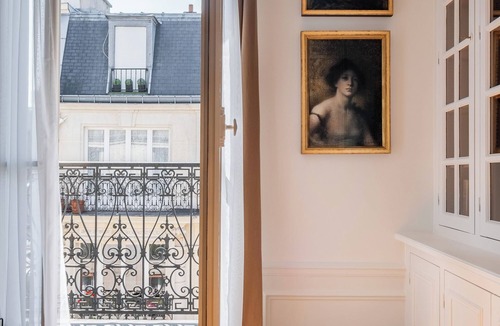 17th Arrondissement Apartment | Literary Radiance, by Veeve
