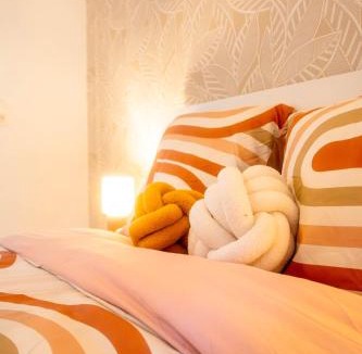 Quartier Grammont Apartment | Literie d'exception, luxe calme et confort
