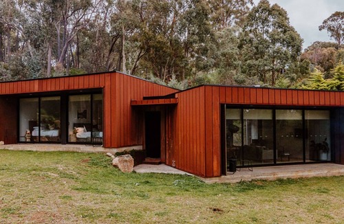 Hepburn Springs House | Lithic House-beautiful bush setting