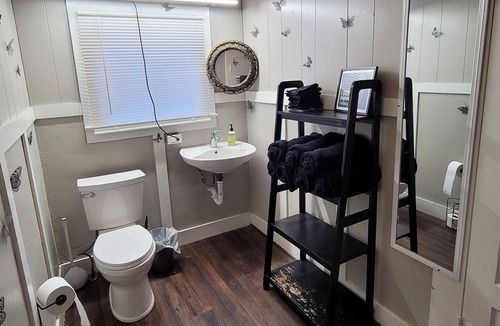 Harper Cottage | Little 1950's country cottage is peaceful and simple.