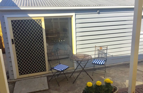 Yarraville House | LITTLE ABODE ON ADENEY FREE WIFI PET FRIENDLY