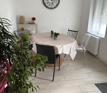 Pleine-Fougeres House | Little baie