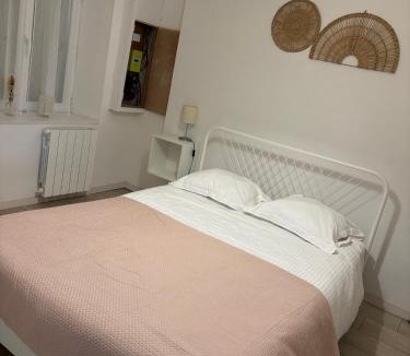 Pleine-Fougeres House | Little baie