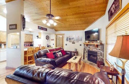 Reeds Spring House | Little Bear