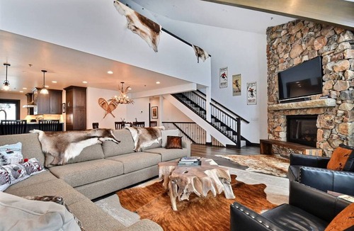 Deer Valley House | Little Belle Luxury ~ Walk to Lifts & Stein Eriksen