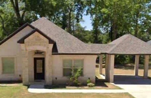 Tyler House | Little Bit Country Su