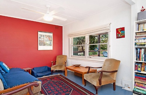 Hardys Bay House | Little Blue House by HolidayCo.