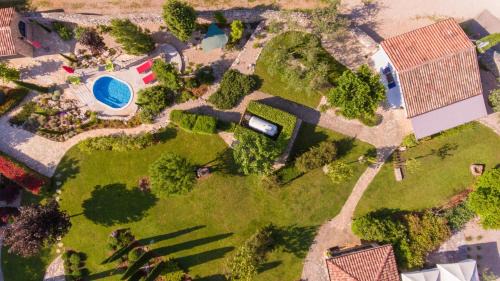 Sveti Ivan Dobrinjski Villa | Little blue House by Villas Guide