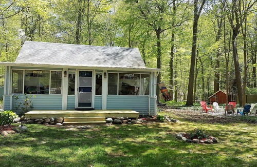 South Haven Cottage | Little Blue is a family friendly, quintessential cottage.