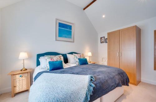 Five Oak Green House | Little Bourne