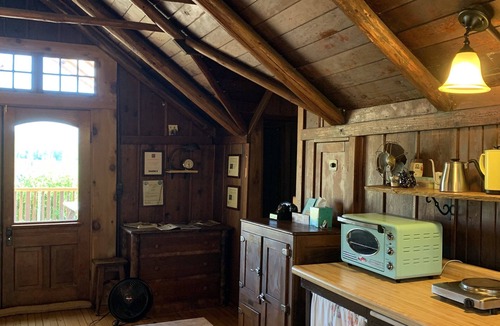 Philomath Cabin | Little Cabin at Wren Vineyard