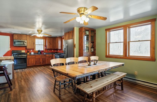 Shanks House | Little Cacapon River-River Access | Fire Pit | Private Pond | Family Friendly