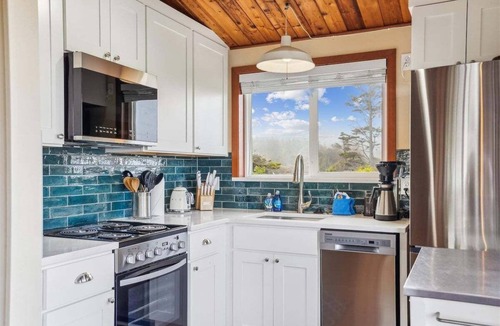 Arch Cape House | Little Caper - Newly Renovated!