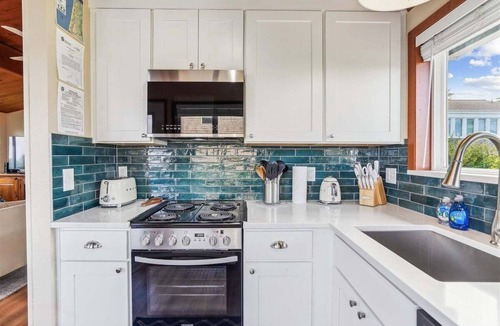 Arch Cape House | Little Caper - Newly Renovated!