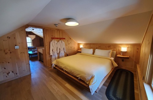 Hillsdale Hotel | Little Cat Lodge