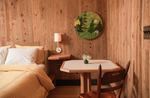 Hillsdale Hotel | Little Cat Lodge