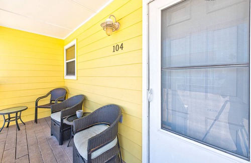 Port Aransas Apartment | Little Cayman CDR4